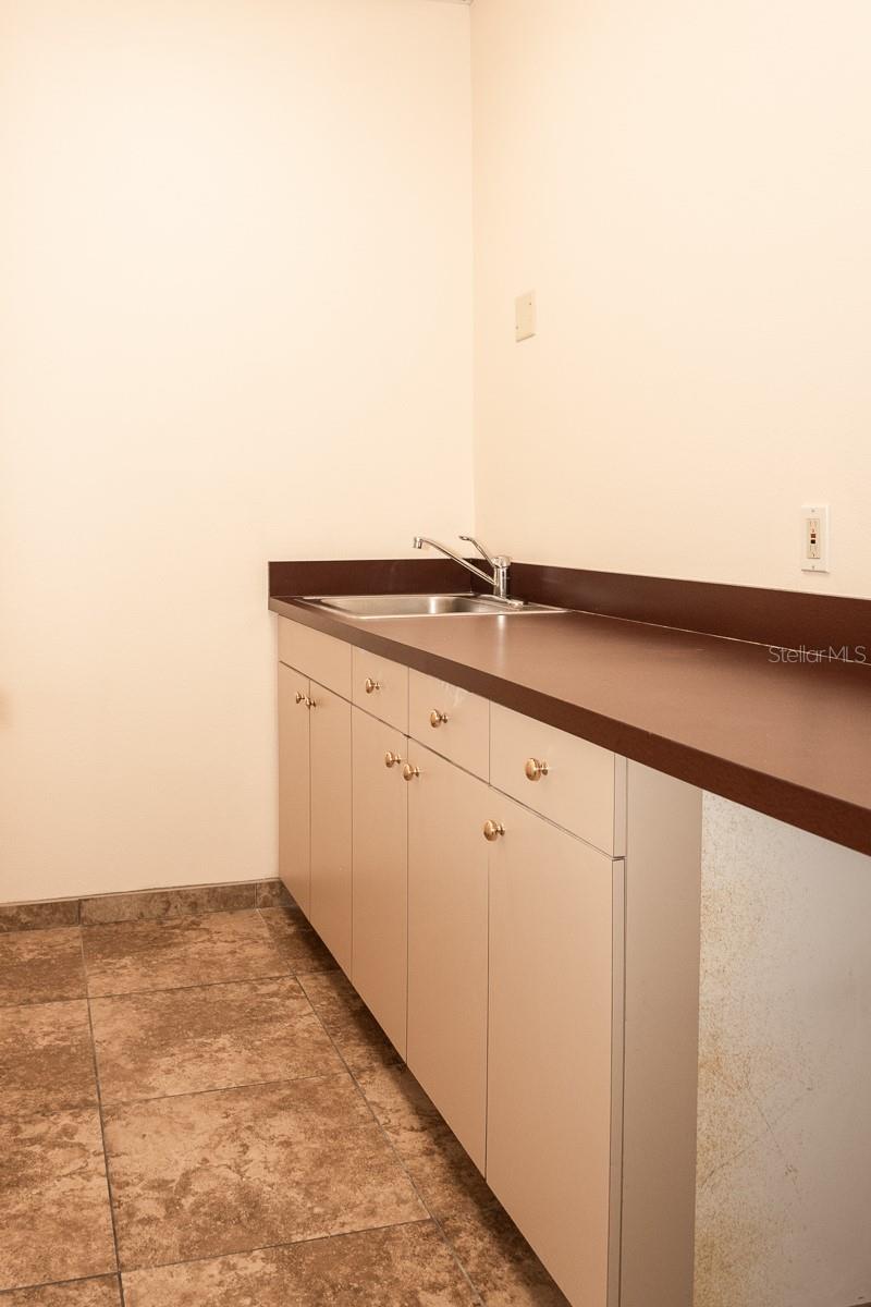 Image 26 of 35 For 4505 Armenia Avenue 102