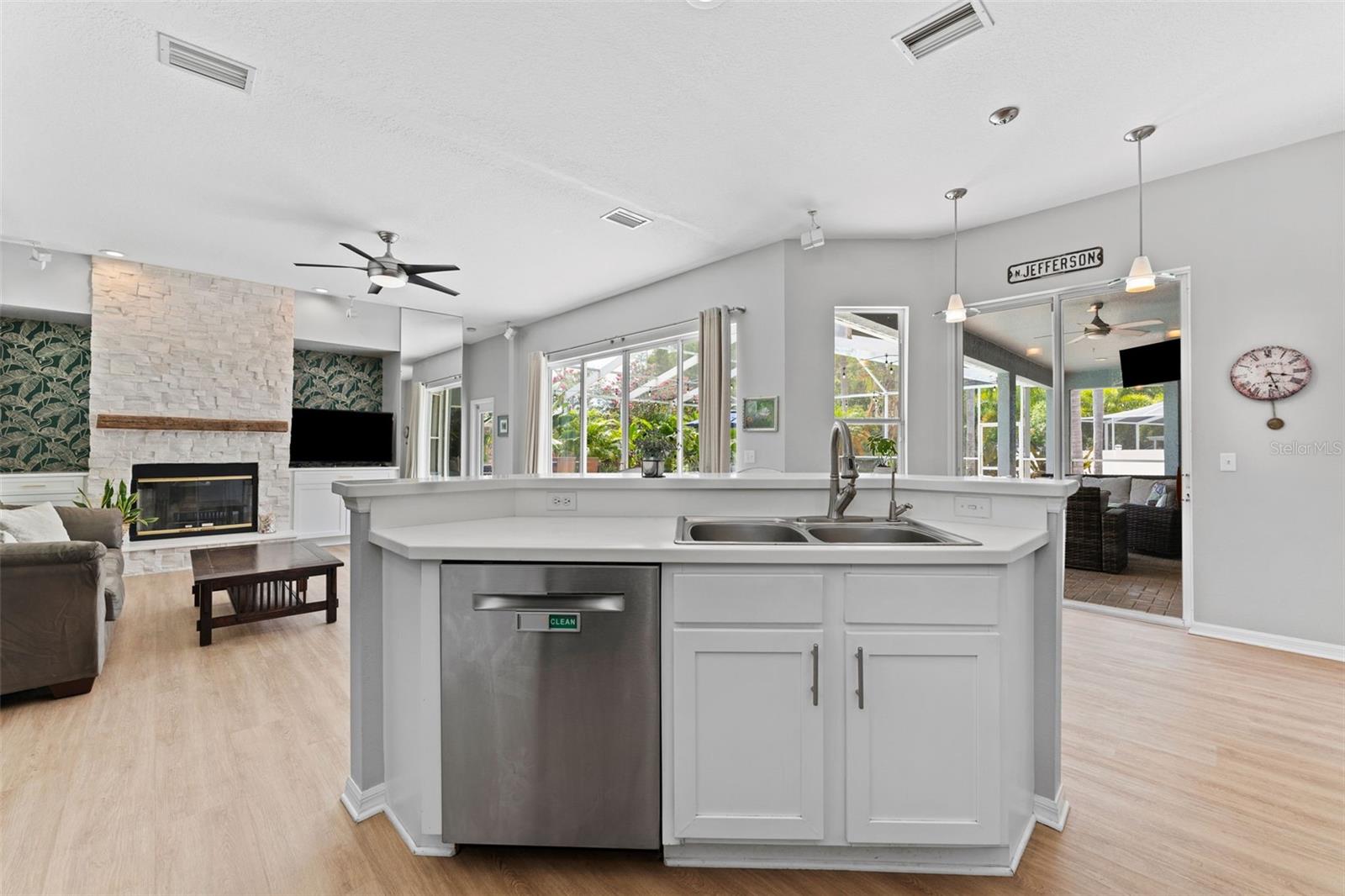 Image 13 of 51 For 12910 Vicksburg Drive