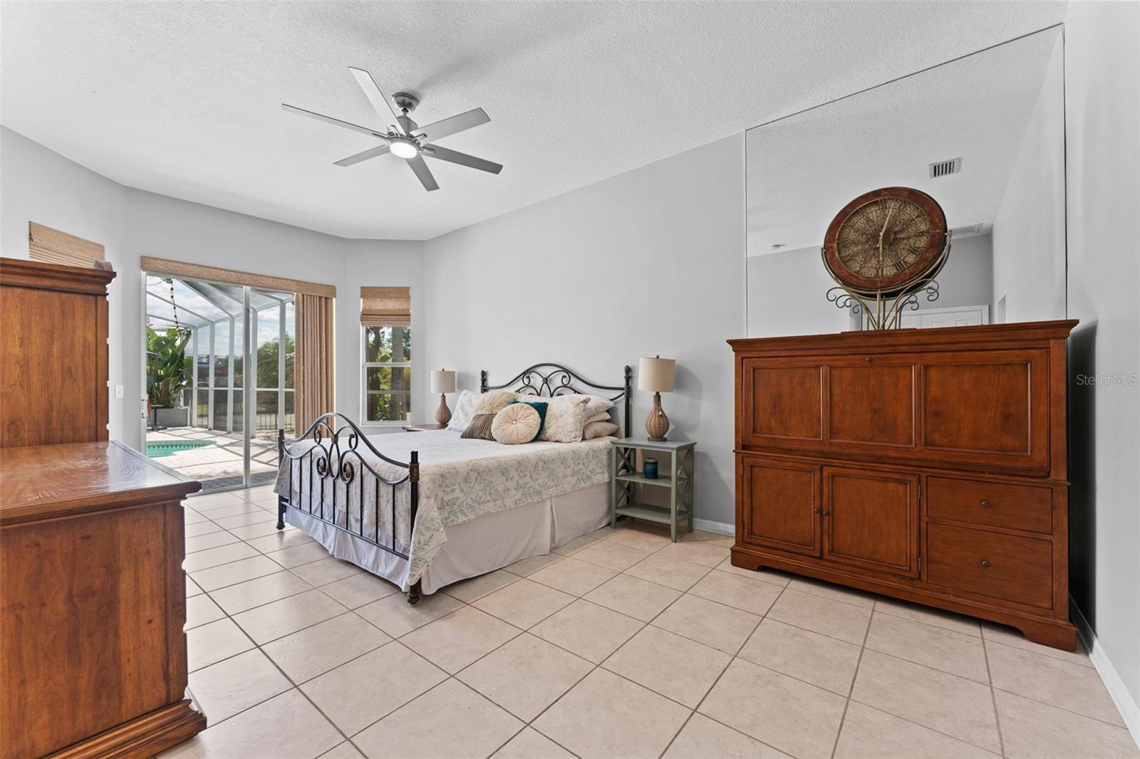 Image 16 of 51 For 12910 Vicksburg Drive