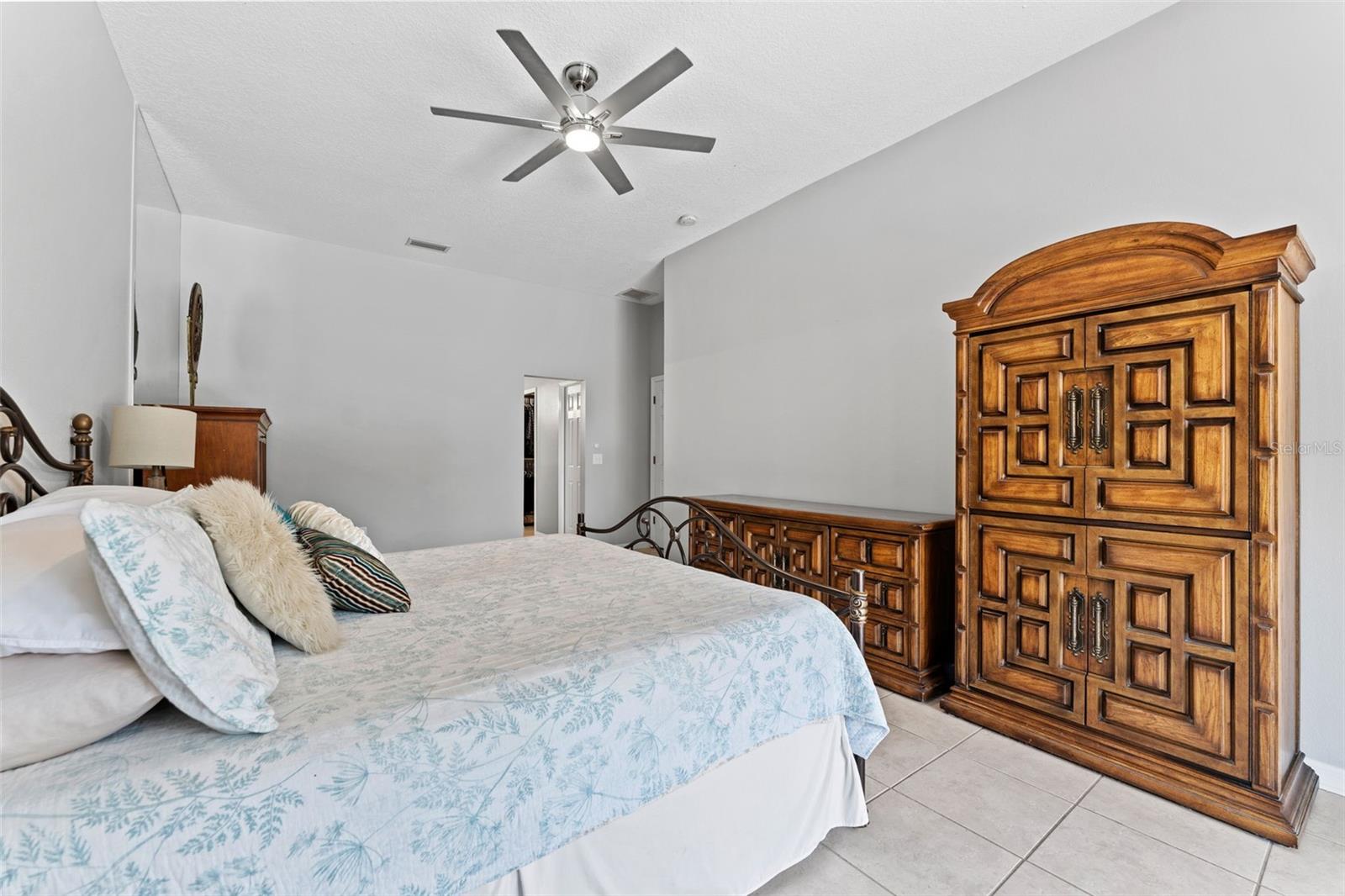Image 17 of 51 For 12910 Vicksburg Drive