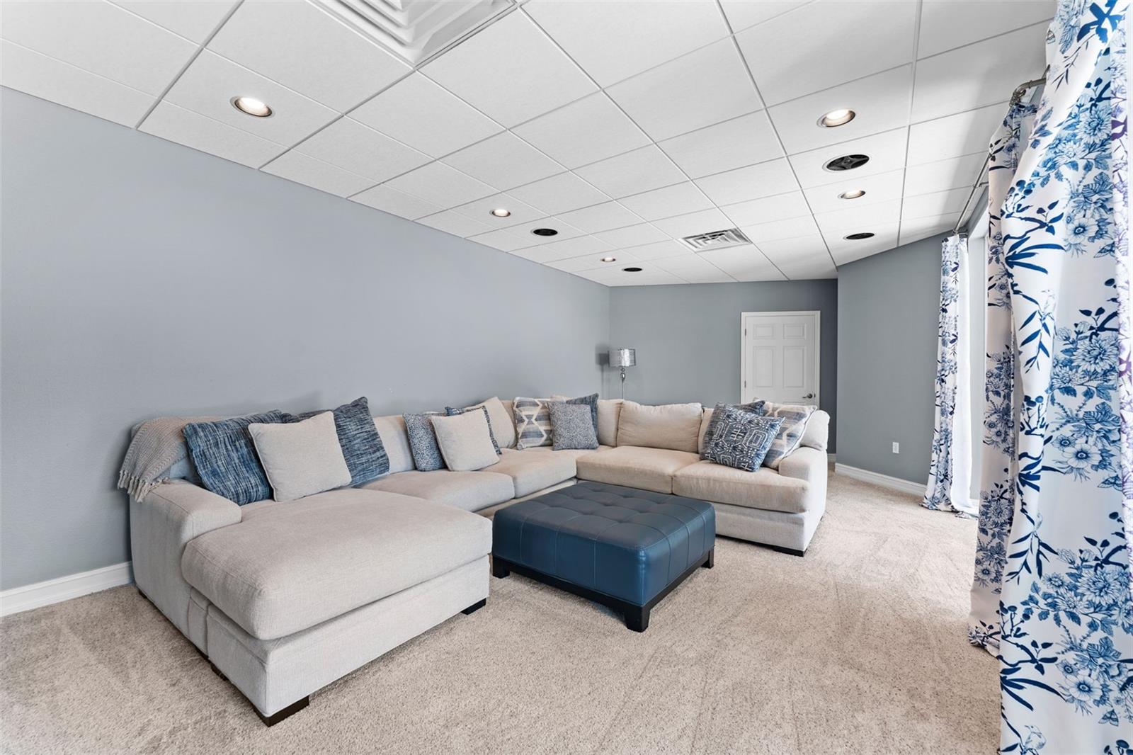 Image 31 of 51 For 12910 Vicksburg Drive