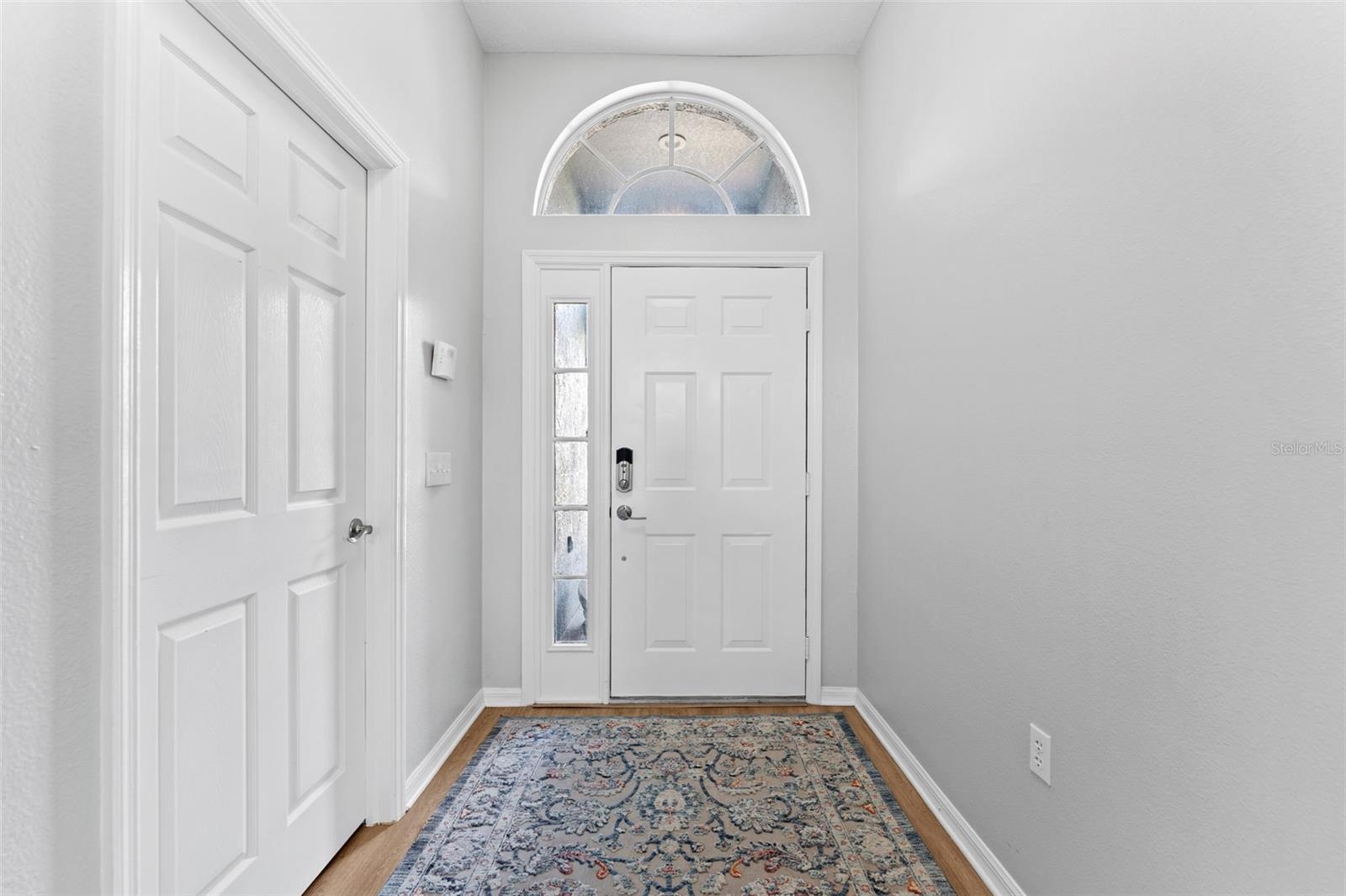 Image 4 of 51 For 12910 Vicksburg Drive
