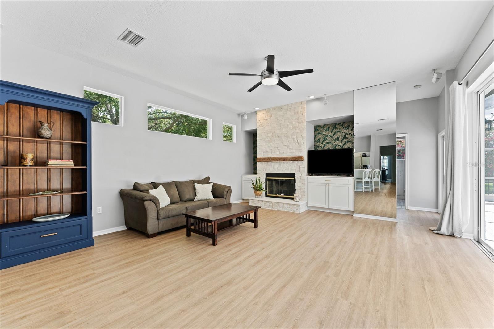 Image 7 of 51 For 12910 Vicksburg Drive