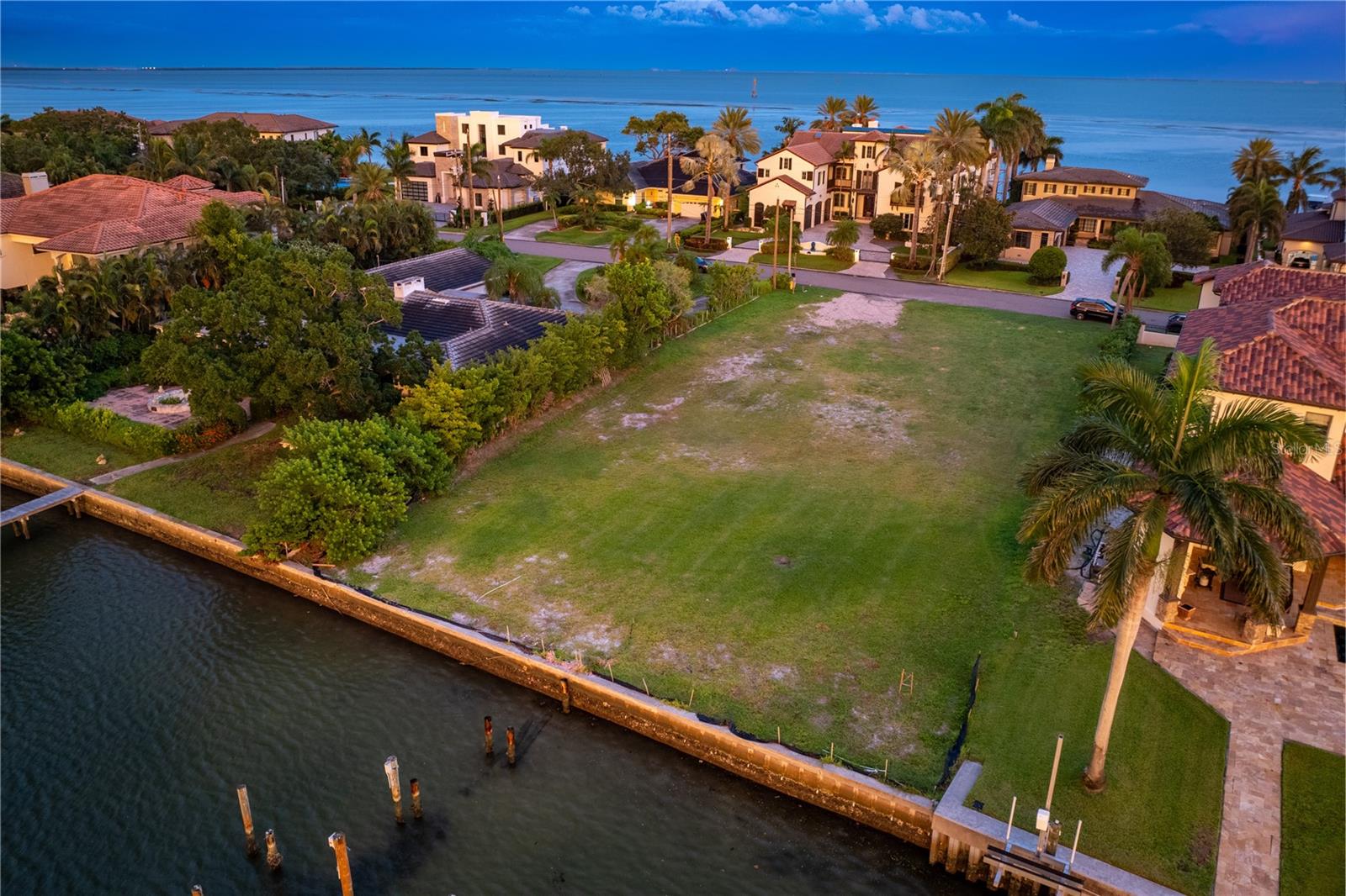Listing photo id 10 for 1900 Brightwaters Boulevard Ne
