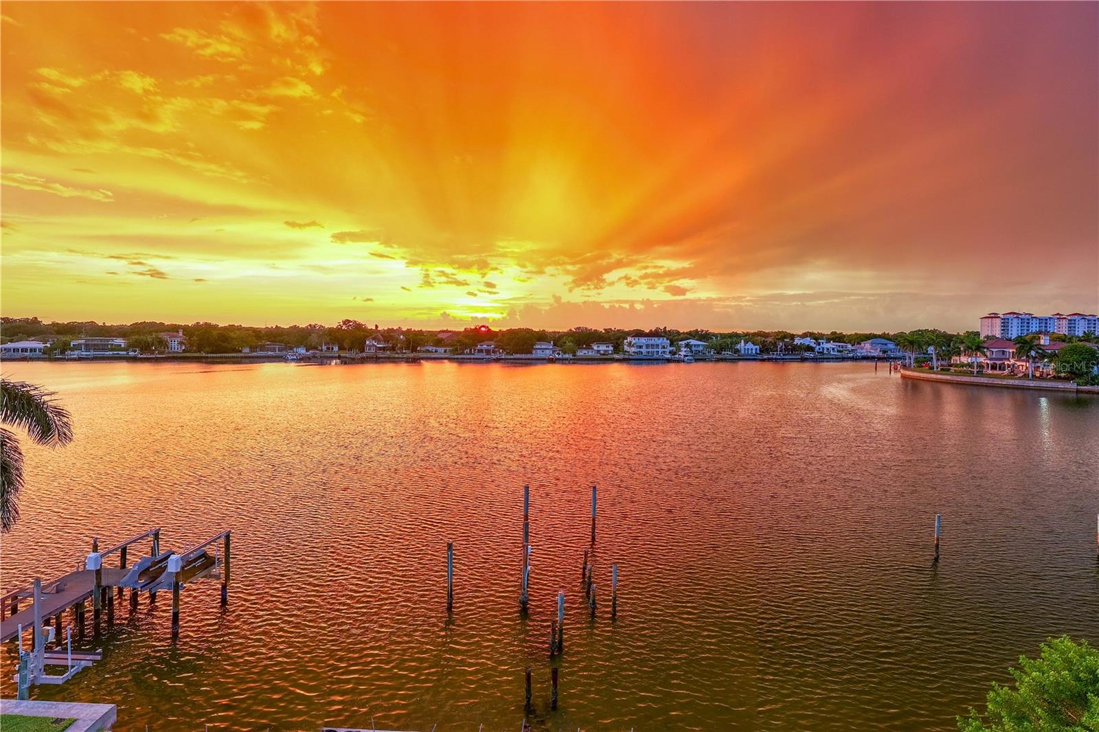 Listing photo id 13 for 1900 Brightwaters Boulevard Ne