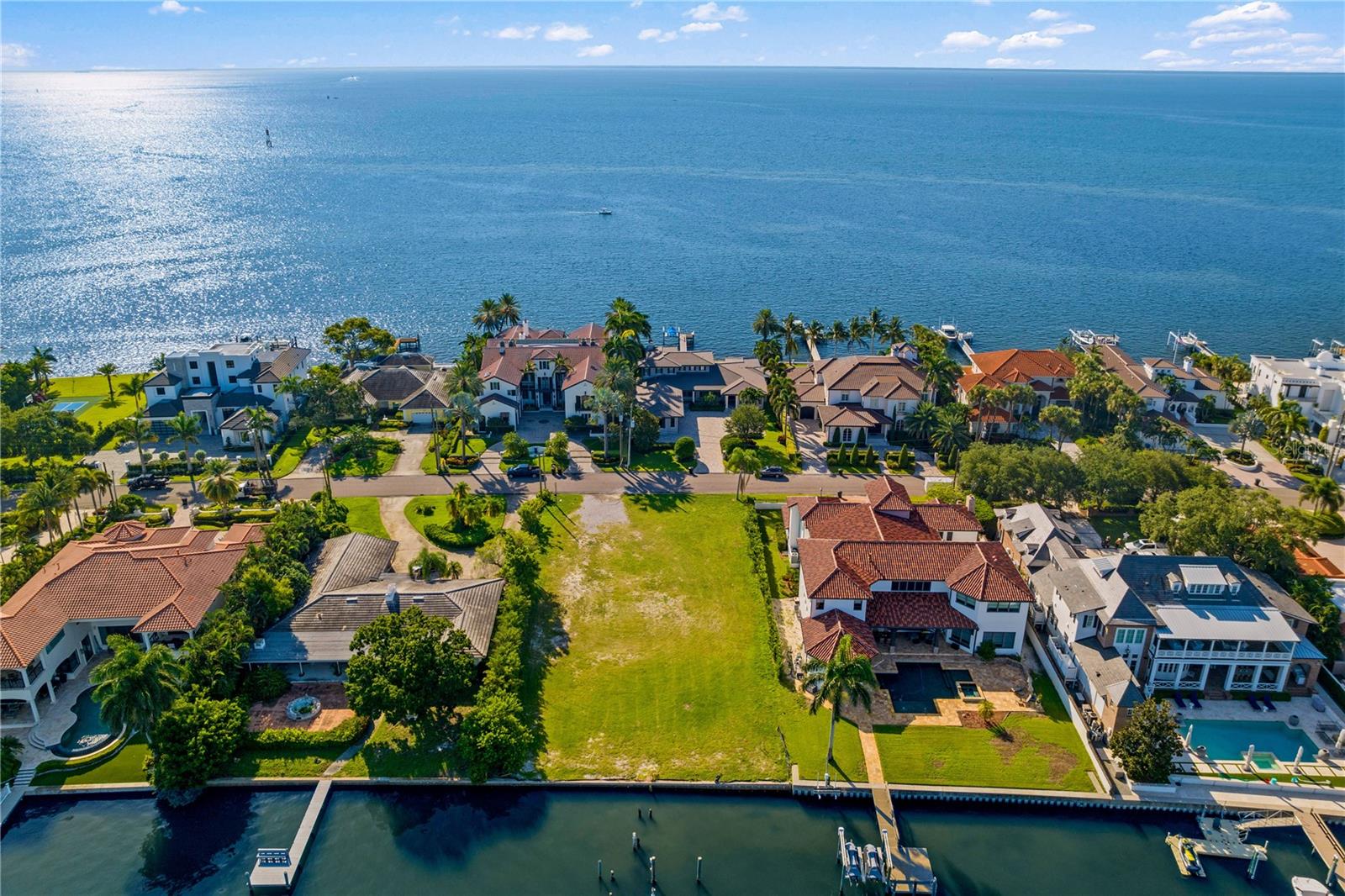 Listing photo id 3 for 1900 Brightwaters Boulevard Ne