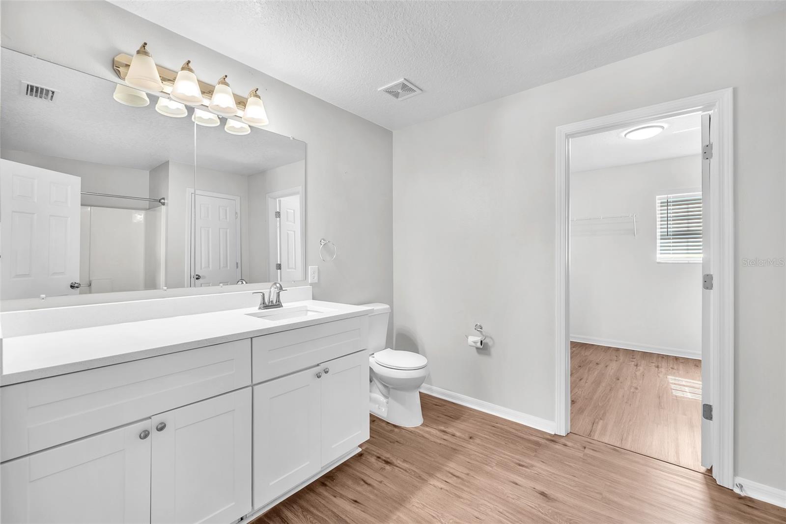 Image 21 of 30 For 10523 Boyette Creek Boulevard