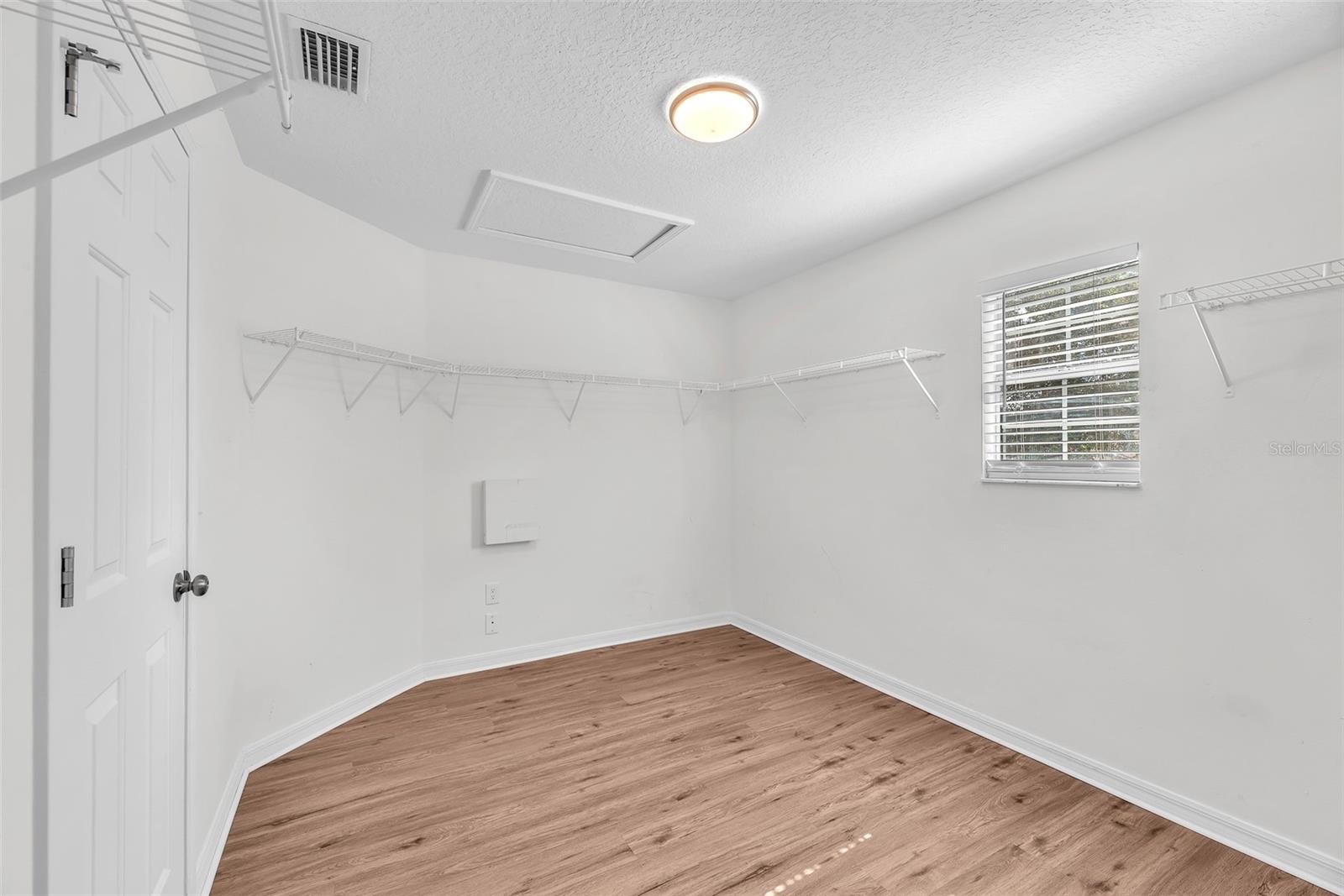 Image 23 of 30 For 10523 Boyette Creek Boulevard