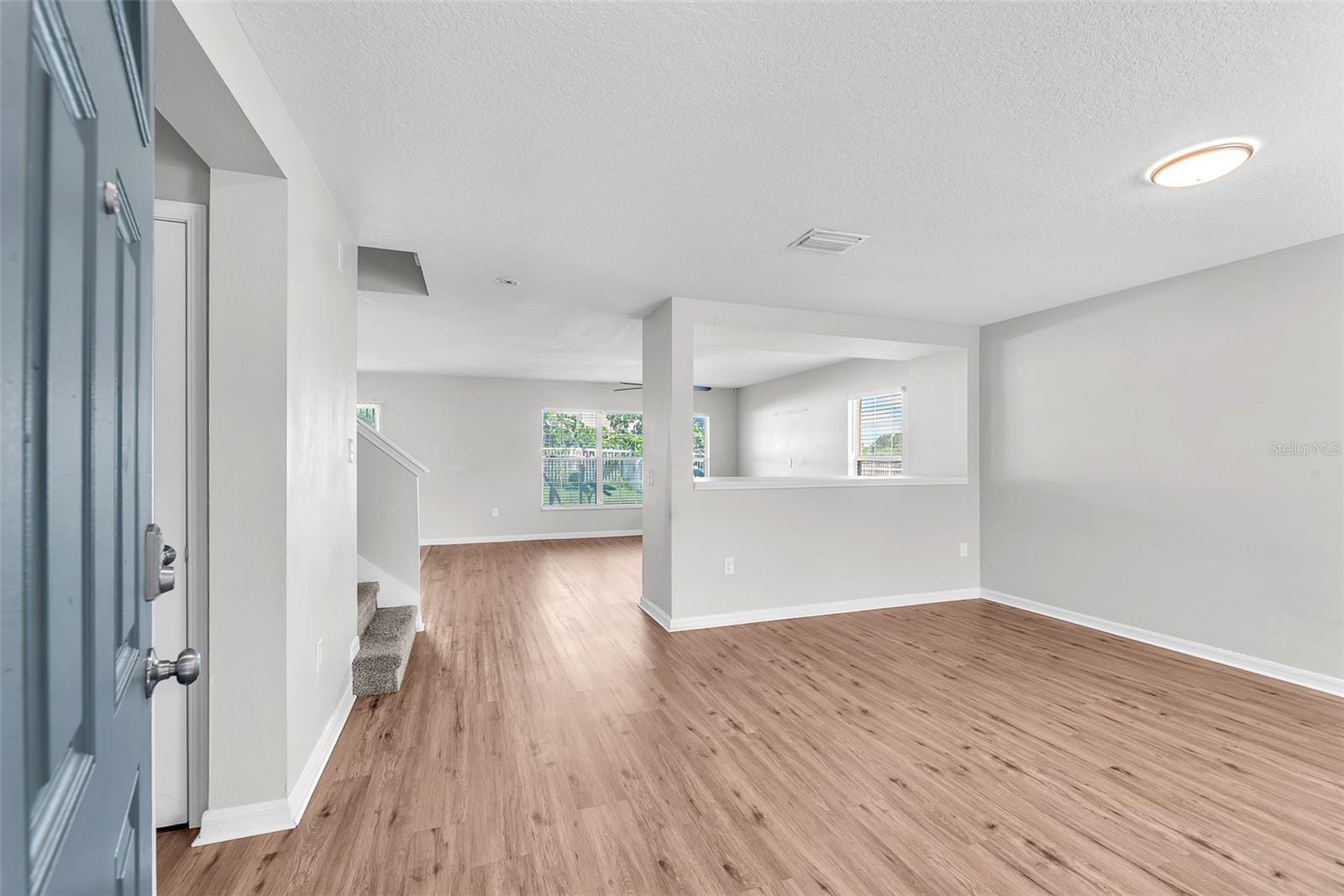 Image 4 of 30 For 10523 Boyette Creek Boulevard