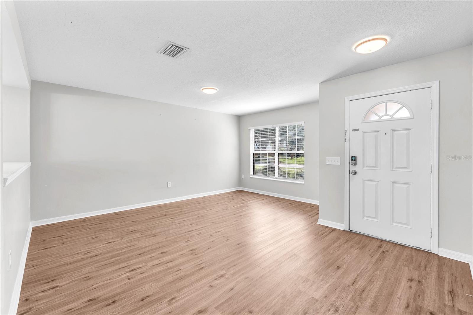 Image 6 of 30 For 10523 Boyette Creek Boulevard