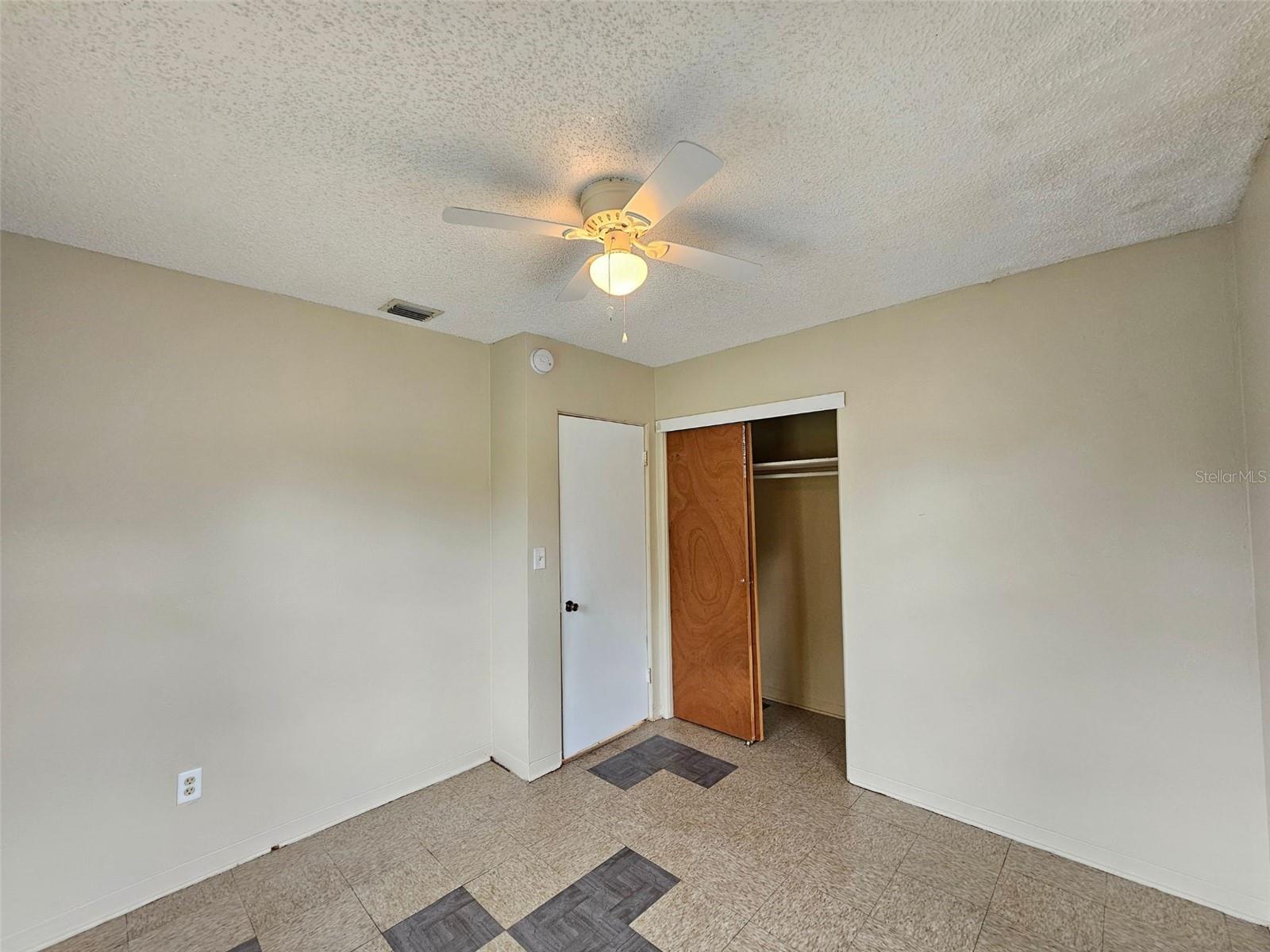 Image 11 of 18 For 2235 Lakeview Street