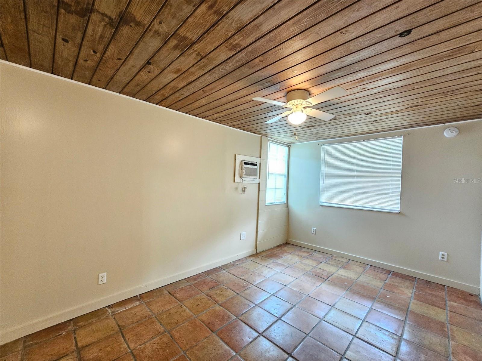 Image 13 of 18 For 2235 Lakeview Street