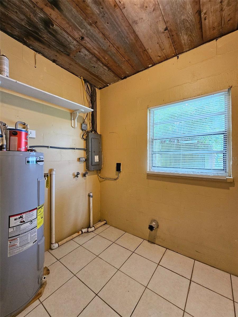 Image 16 of 18 For 2235 Lakeview Street