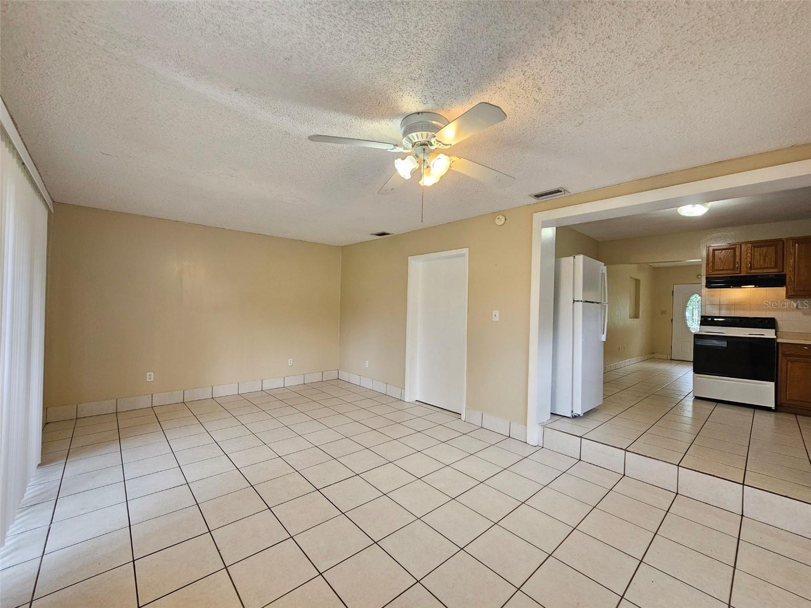 Image 5 of 18 For 2235 Lakeview Street