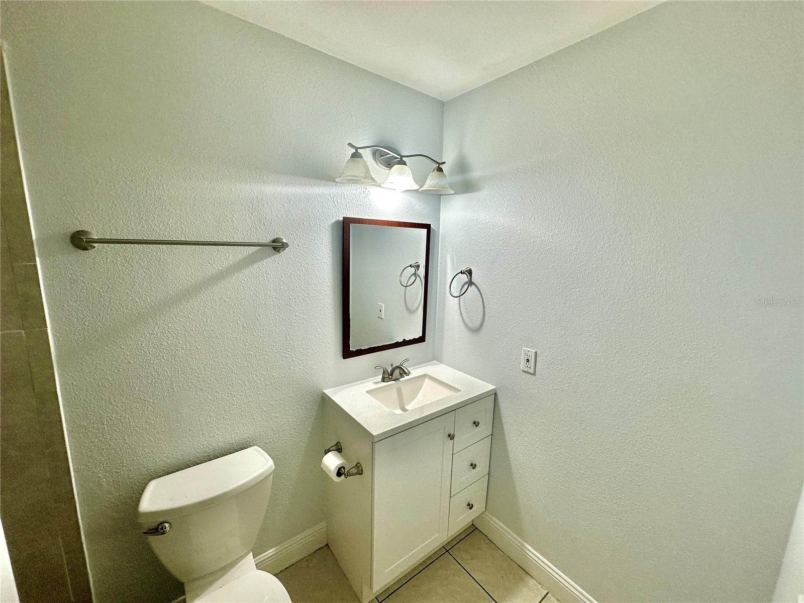 Image 8 of 21 For 6344 Newtown Circle B2