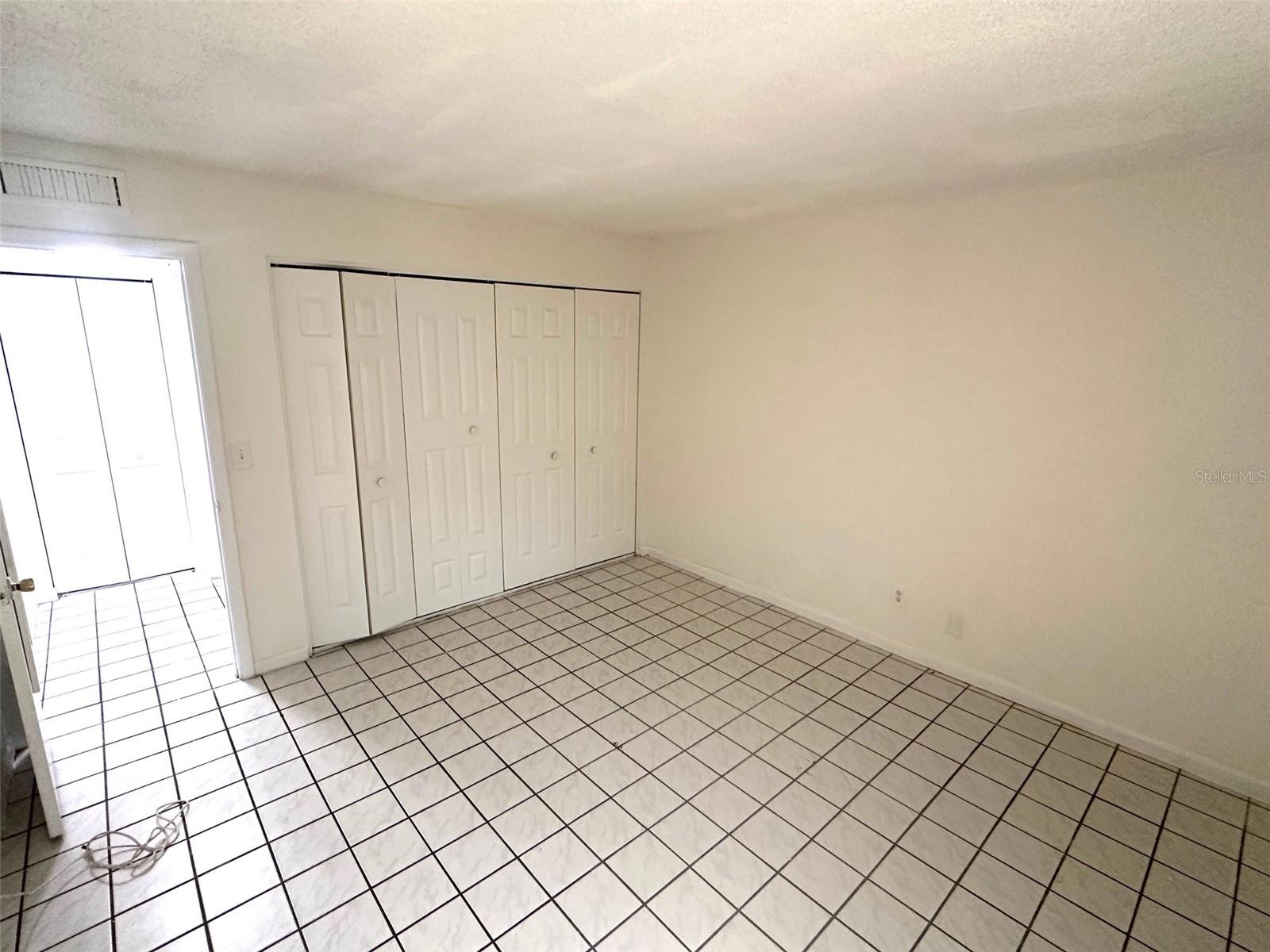 Listing photo id 9 for 6342 Newtown Circle A4