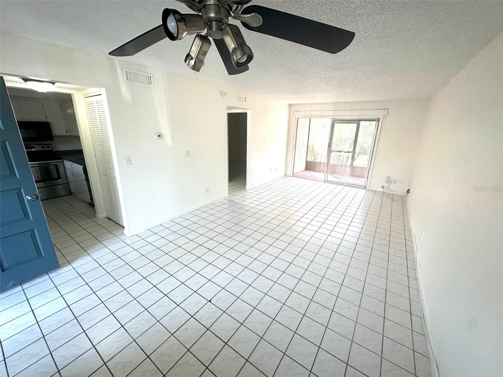 Listing photo id 0 for 6342 Newtown Circle A4
