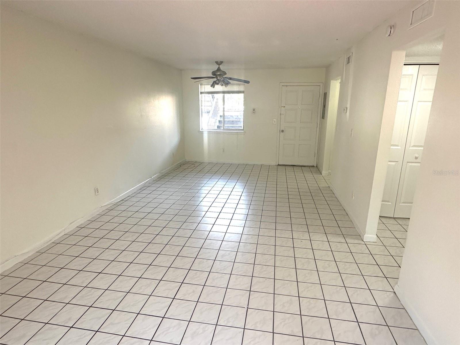 Listing photo id 2 for 6342 Newtown Circle A4