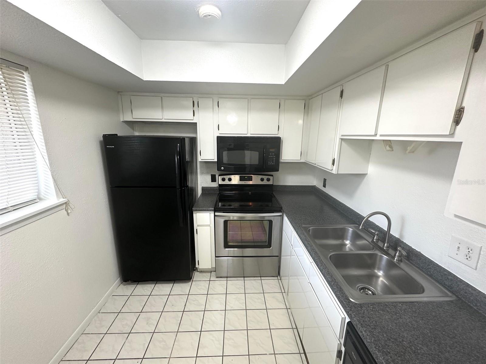 Listing photo id 4 for 6342 Newtown Circle A4