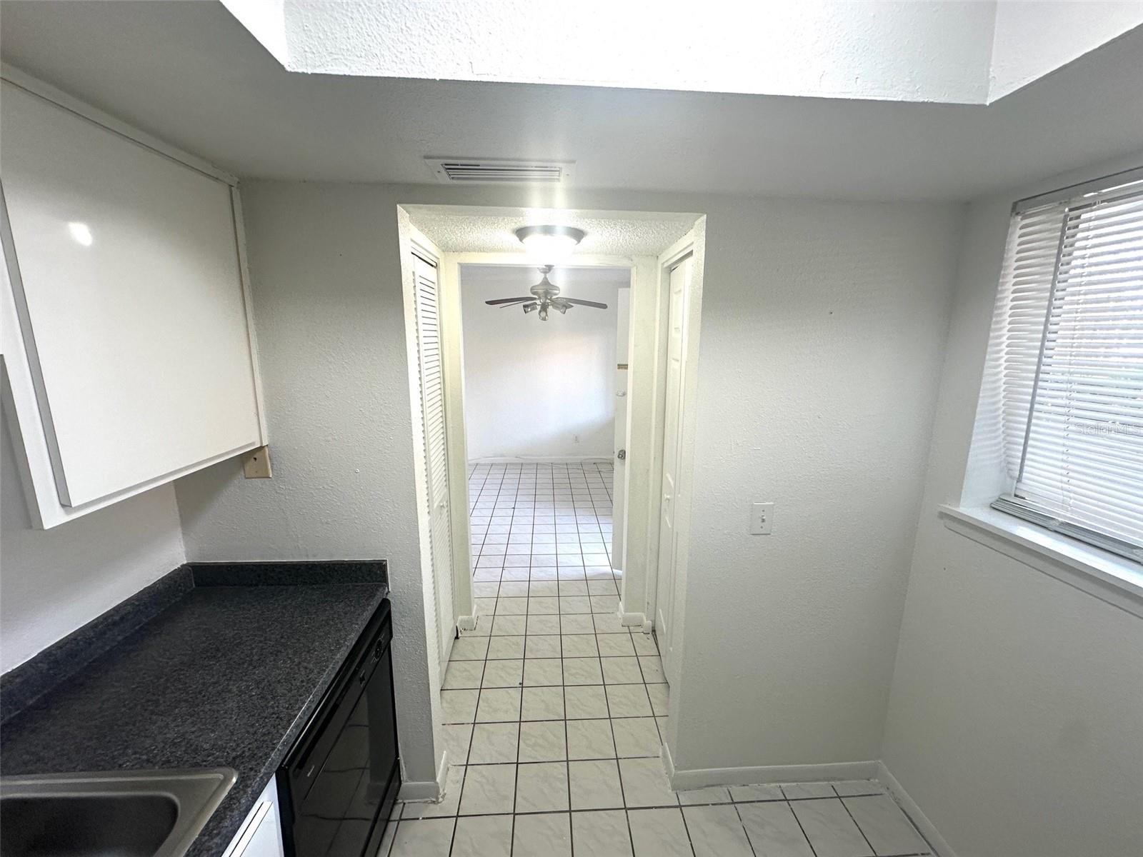 Listing photo id 6 for 6342 Newtown Circle A4