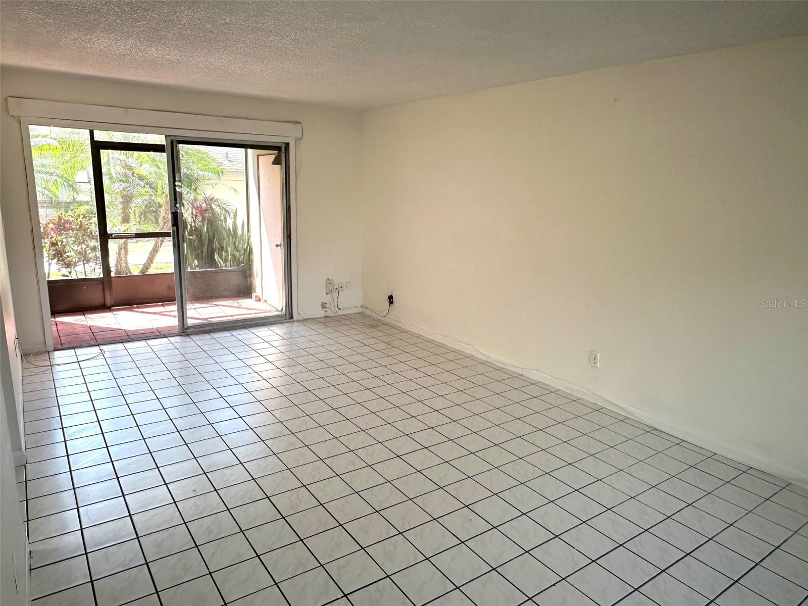 Listing photo id 7 for 6342 Newtown Circle A4