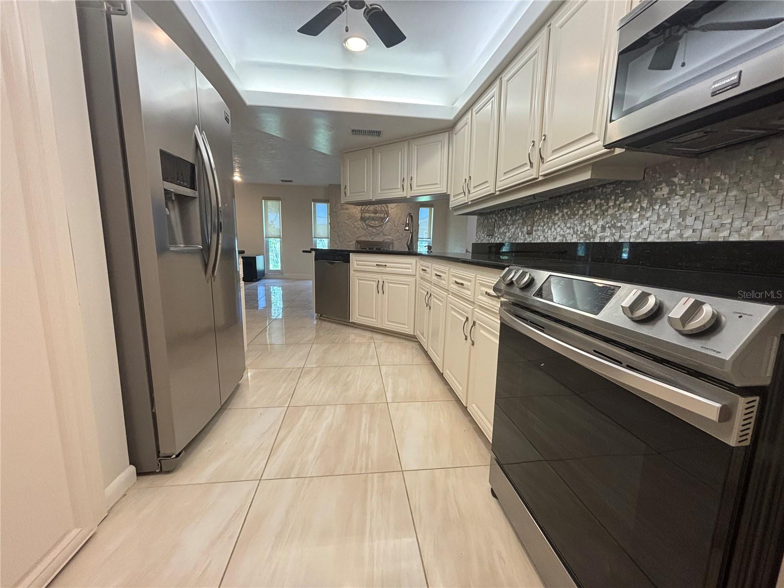 Image 3 of 13 For 10073 Yacht Club Drive