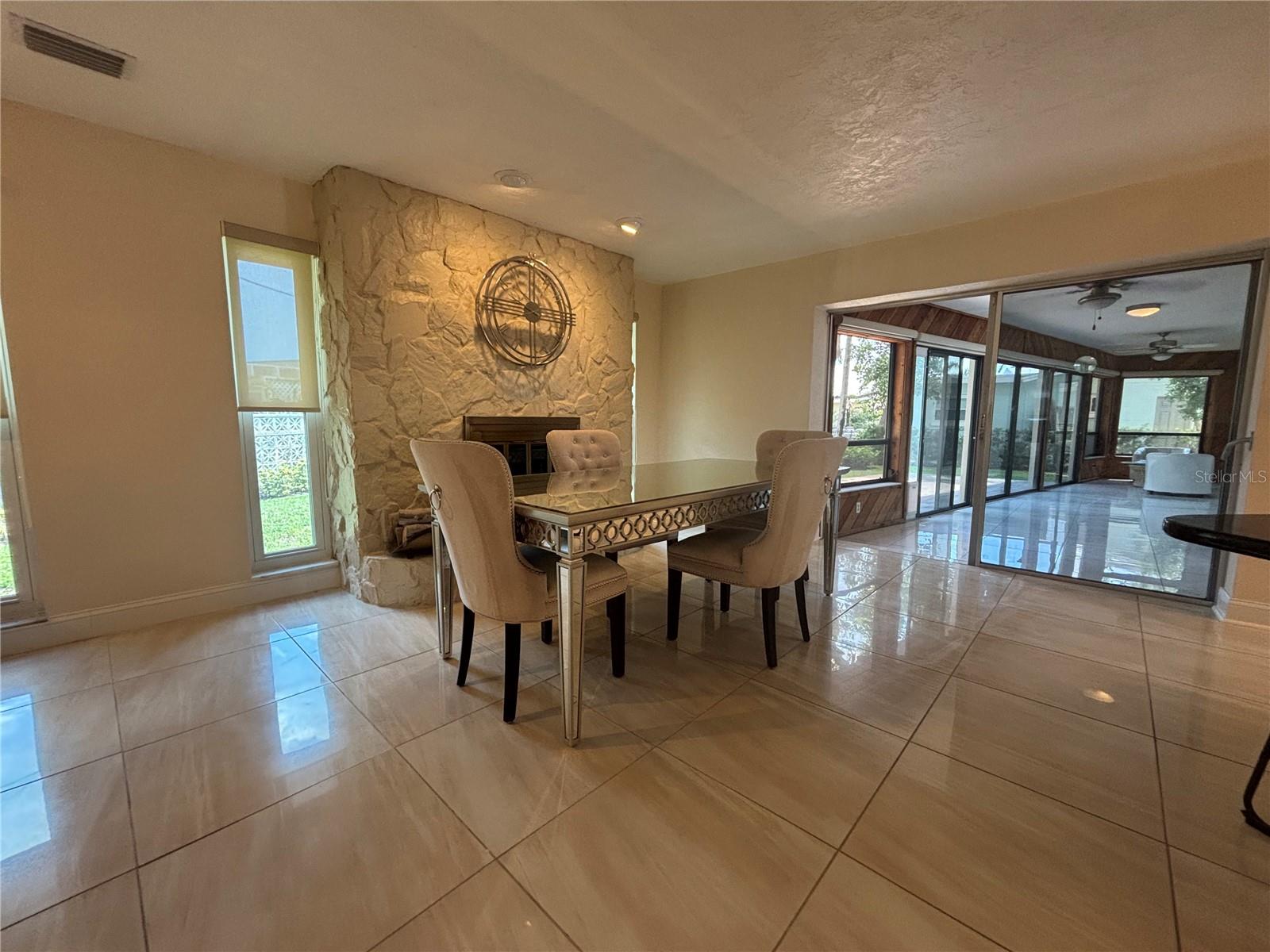 Image 4 of 13 For 10073 Yacht Club Drive