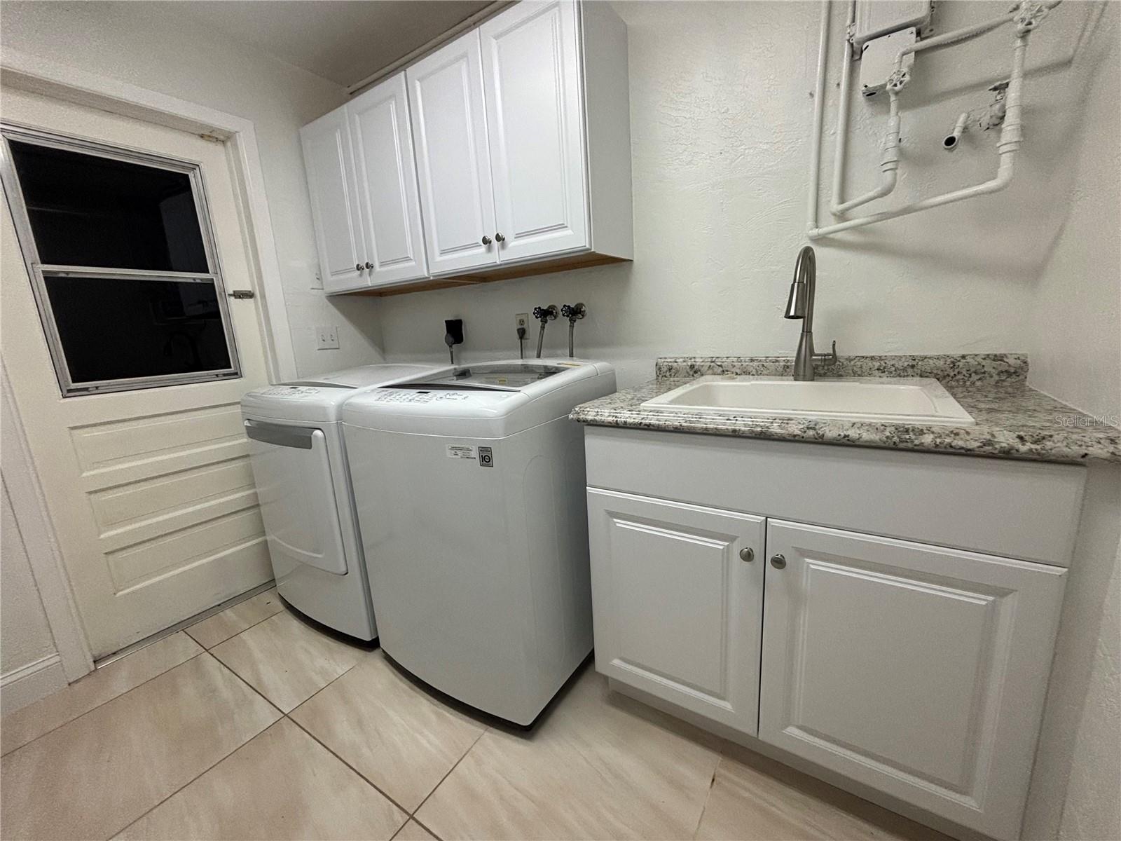 Image 7 of 13 For 10073 Yacht Club Drive