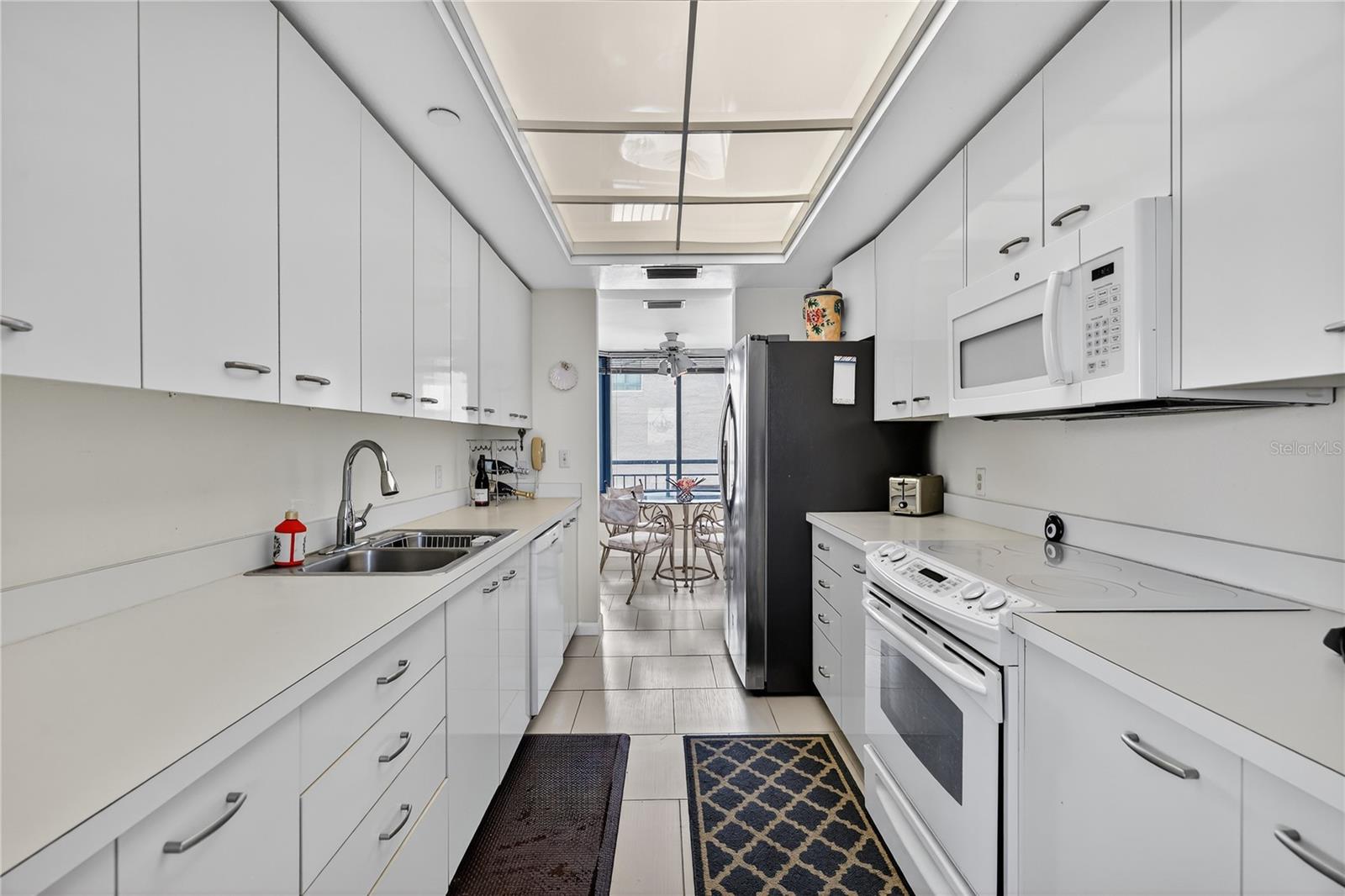 Image 11 of 60 For 1540 Gulf Boulevard 2107