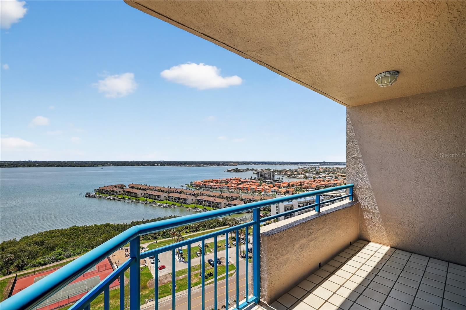 Image 21 of 60 For 1540 Gulf Boulevard 2107