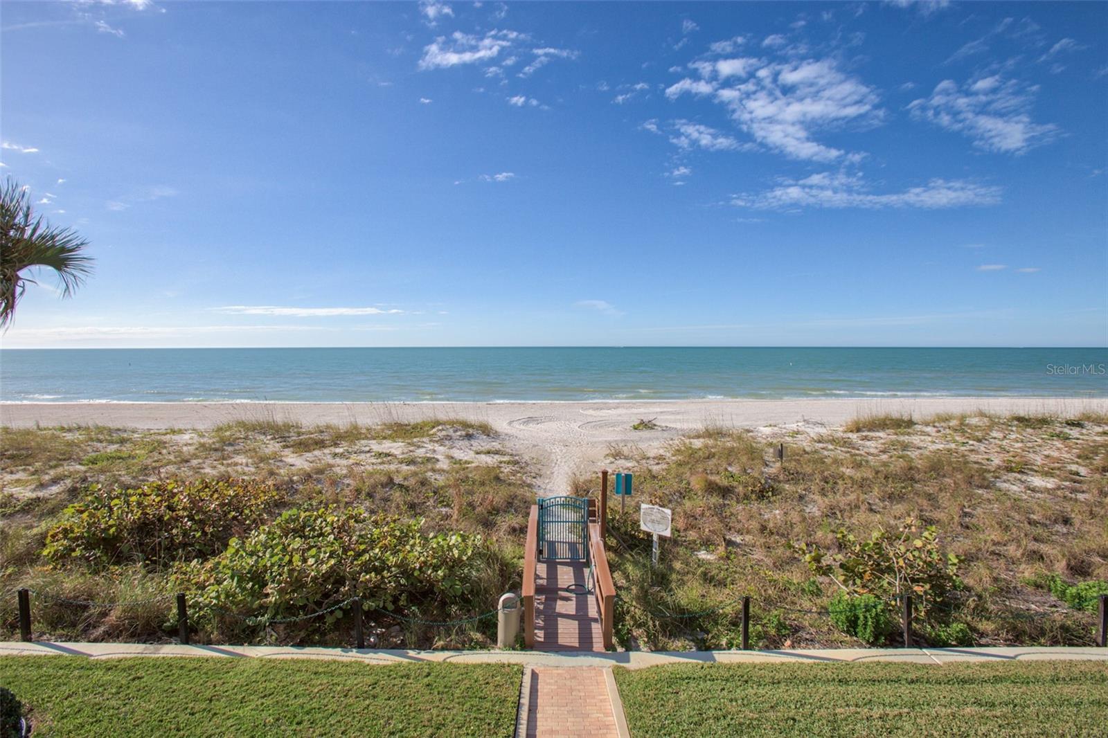 Image 46 of 60 For 1540 Gulf Boulevard 2107