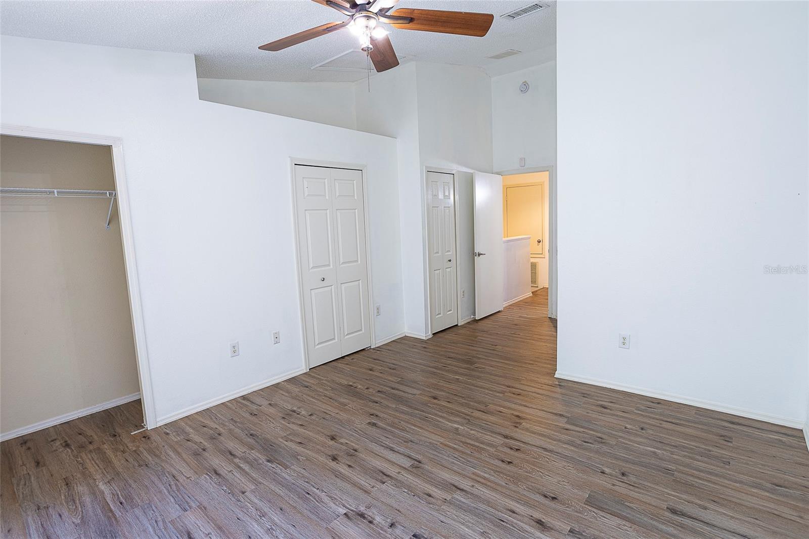 Listing photo id 8 for 8545 Hunters Key Circle