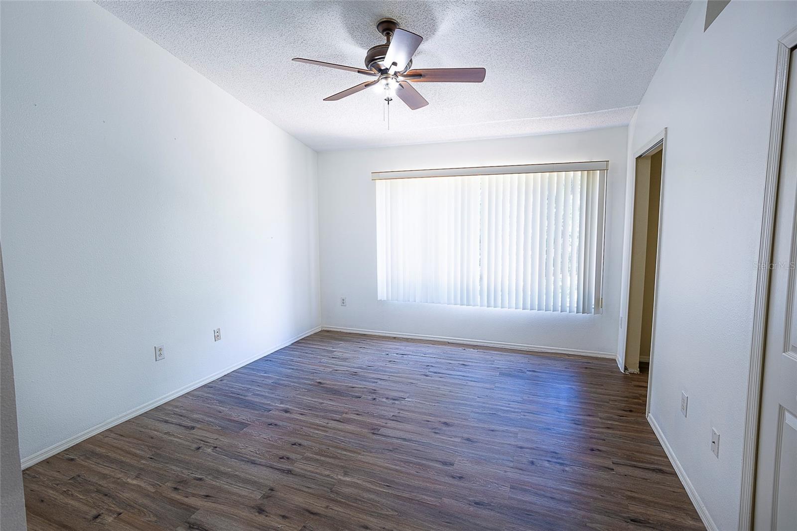 Listing photo id 7 for 8545 Hunters Key Circle