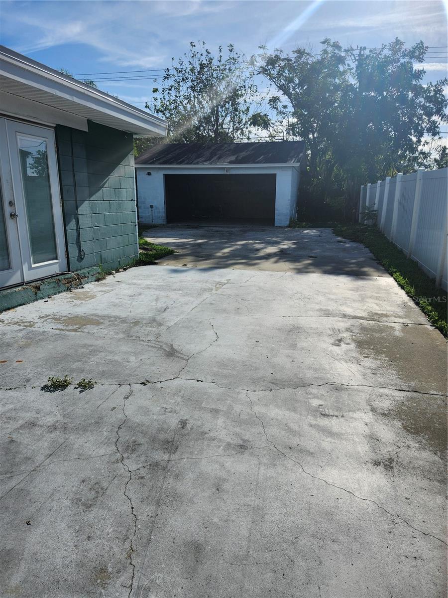 Image 4 of 6 For 507 Danube Avenue