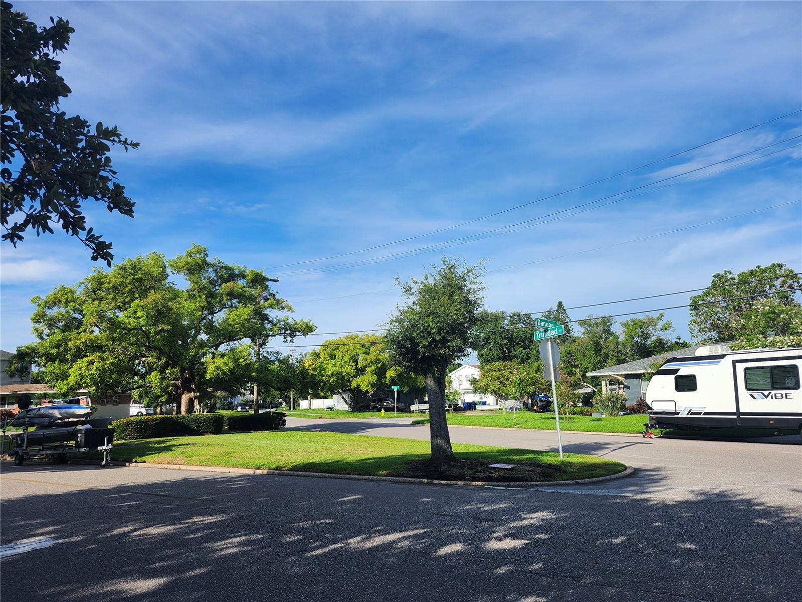 Image 6 of 6 For 507 Danube Avenue