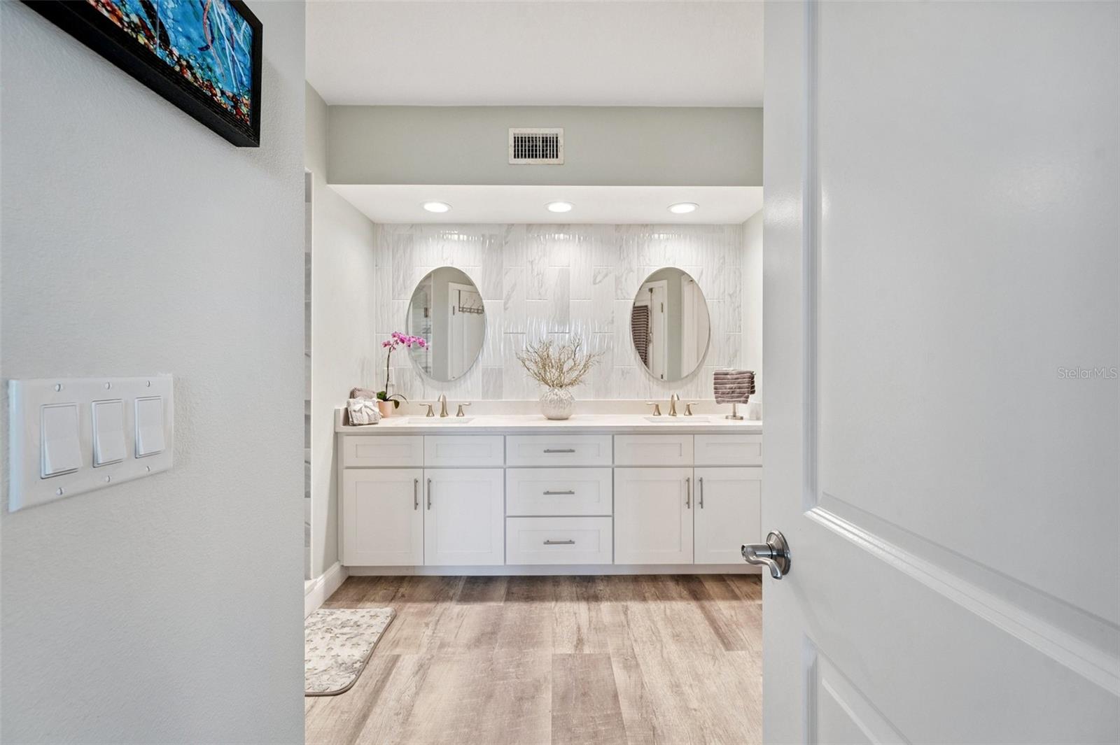 Image 26 of 66 For 960 Starkey Road 10505