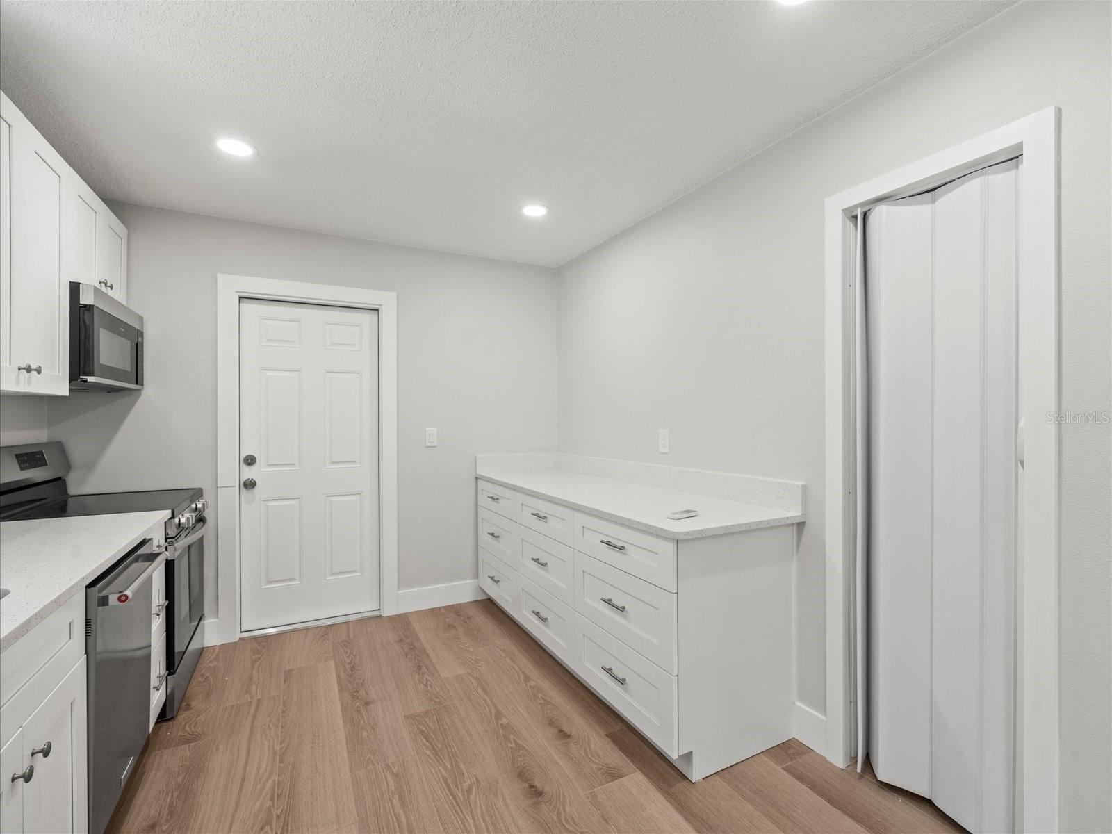 Image 9 of 20 For 6612 Faul Street