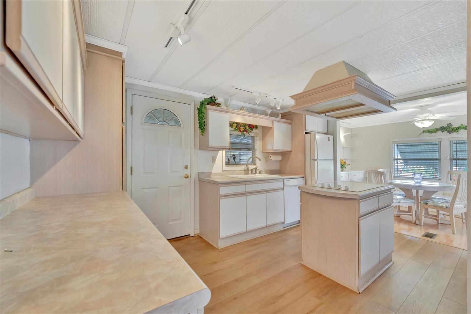Image 15 of 56 For 124 Saint Pierres Way