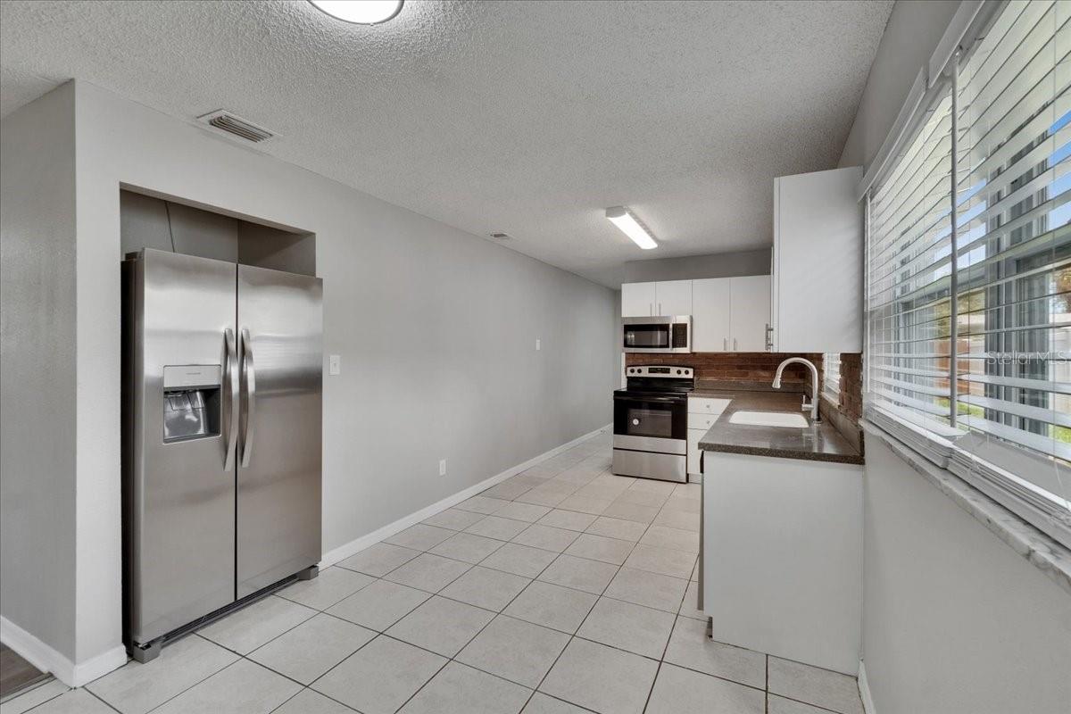 Image 9 of 33 For 6211 Harold Avenue