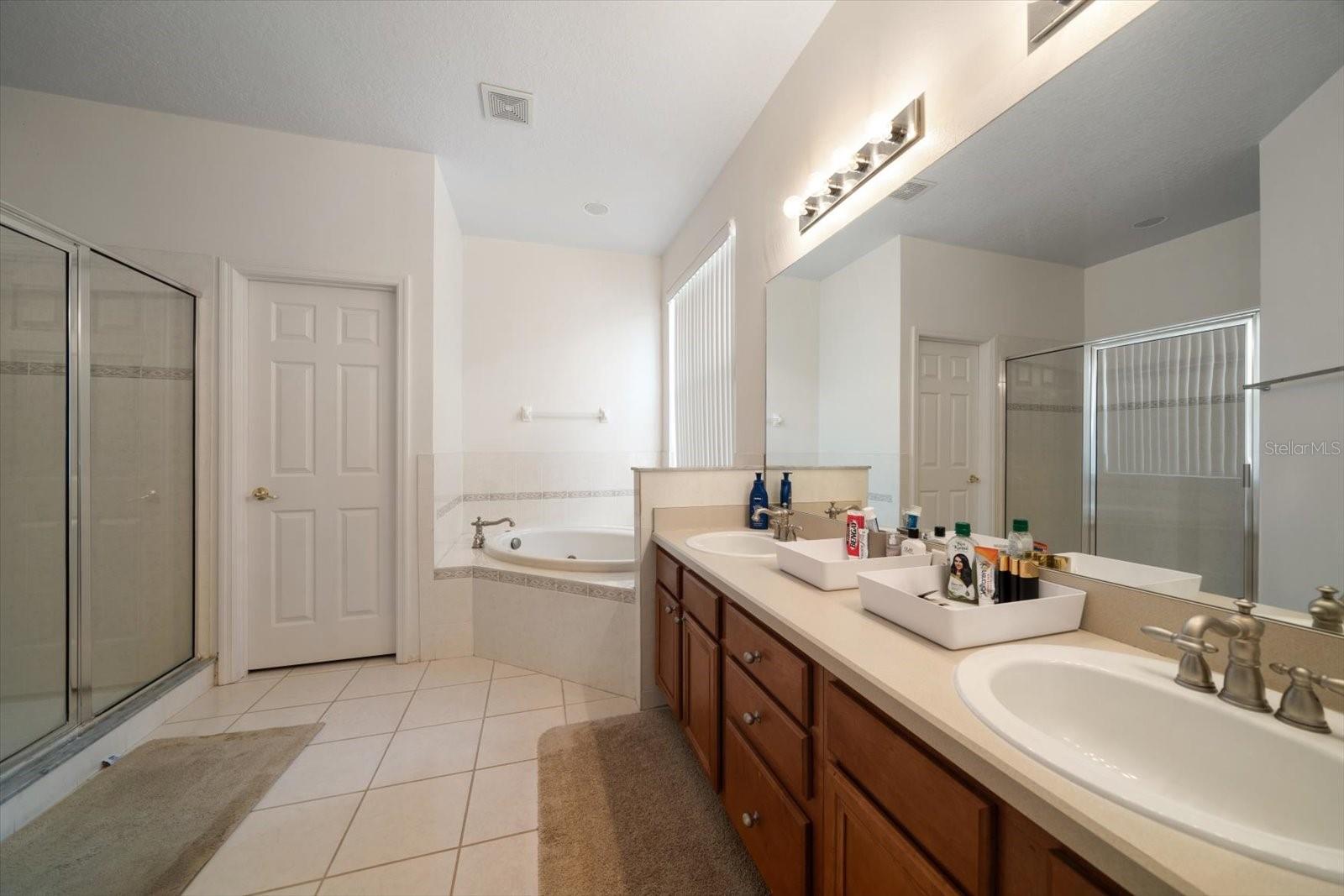 Image 18 of 25 For 10921 Cory Lake Drive