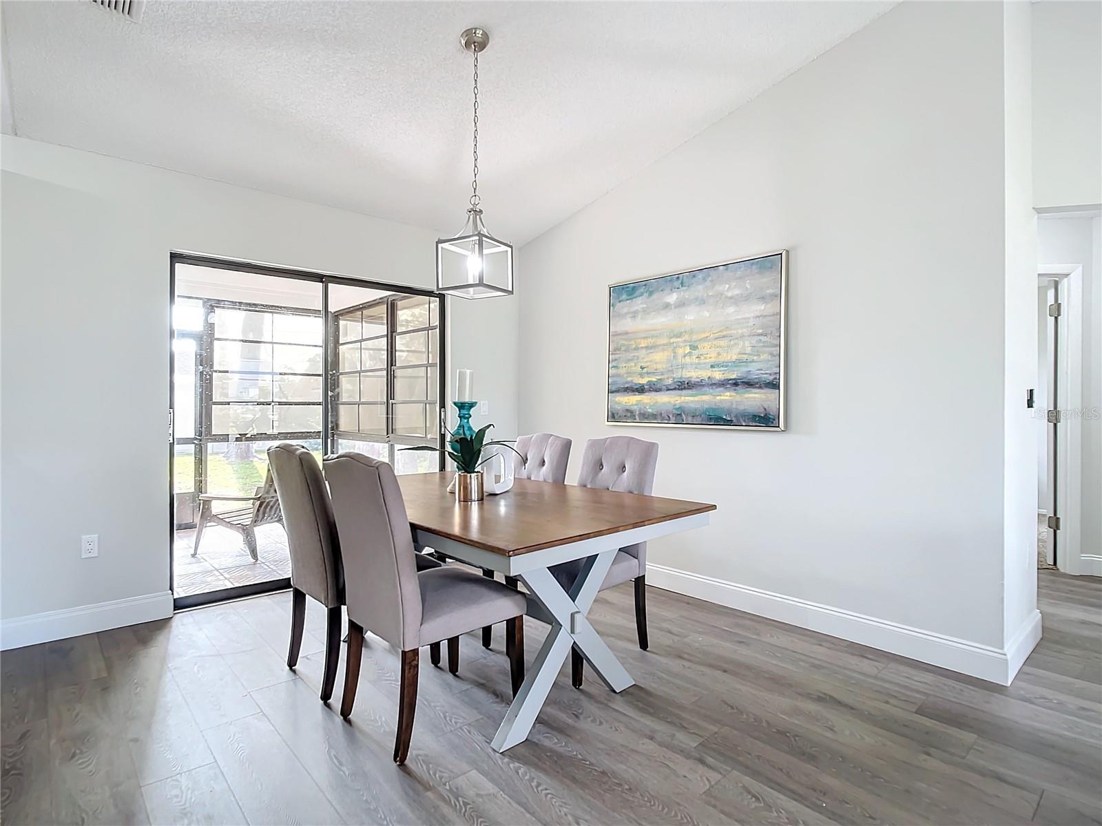Image 4 of 40 For 5580 Salford Boulevard
