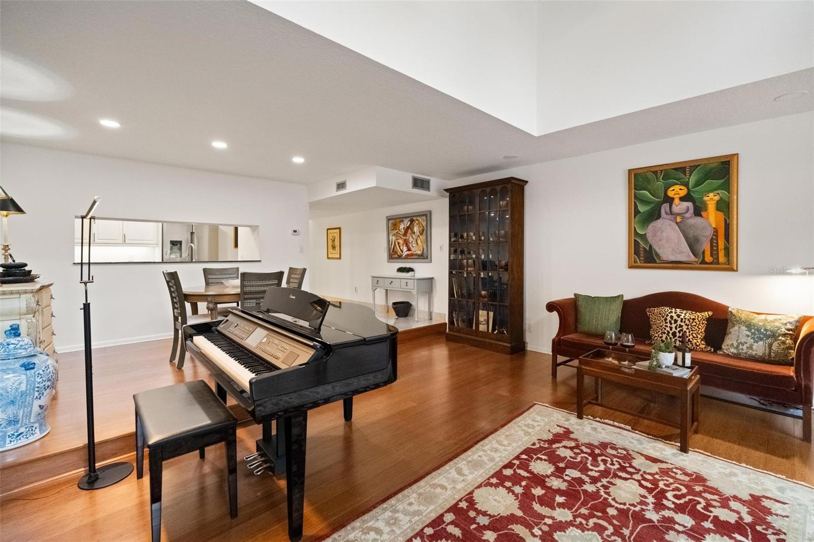 Image 10 of 32 For 301 2nd Street N 14