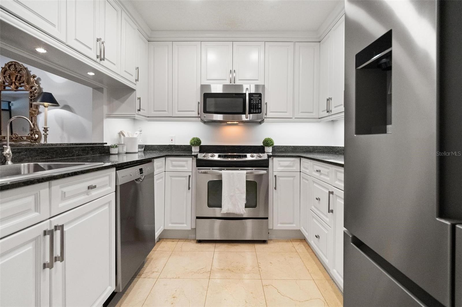Image 4 of 32 For 301 2nd Street N 14