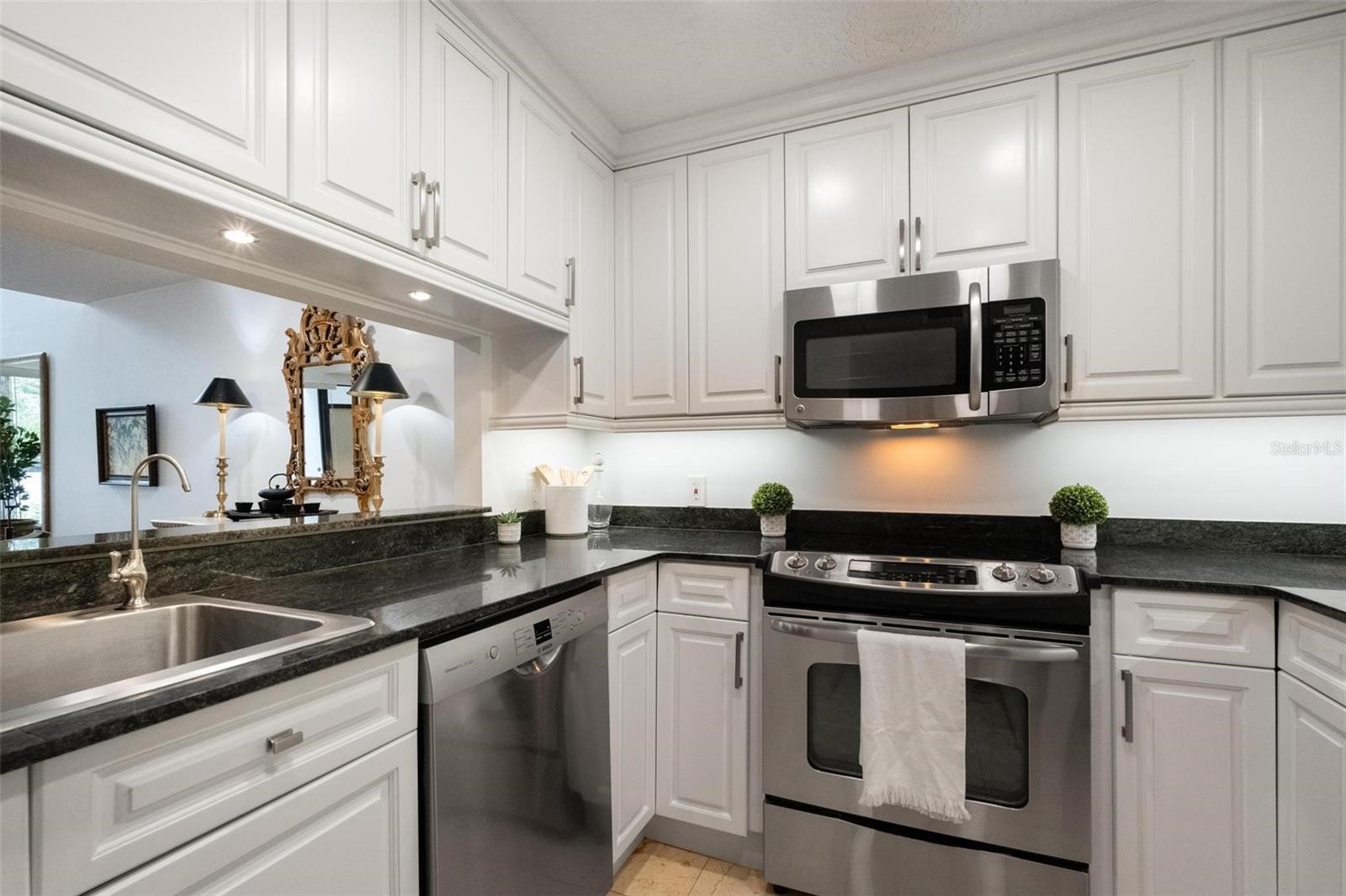 Image 7 of 32 For 301 2nd Street N 14