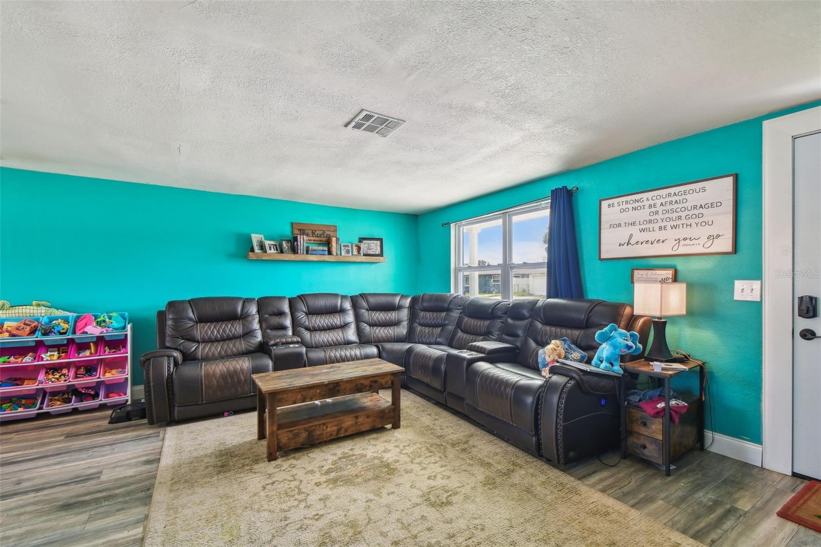 Listing photo id 8 for 3427 Cantrell Street