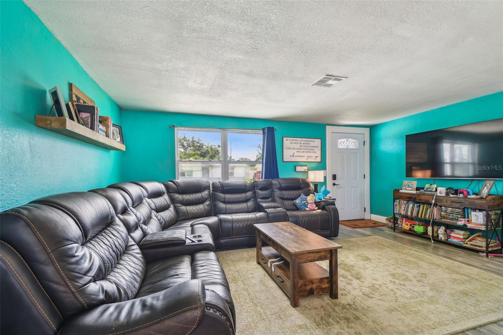 Listing photo id 0 for 3427 Cantrell Street