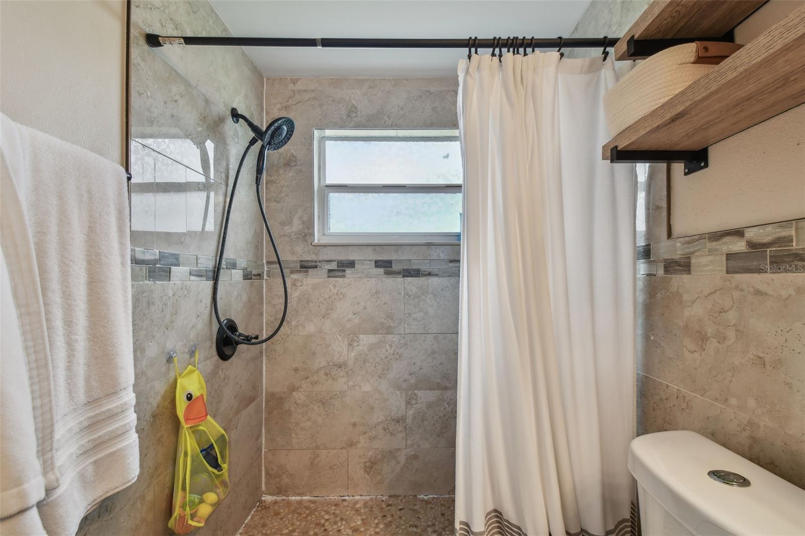 Listing photo id 3 for 3427 Cantrell Street