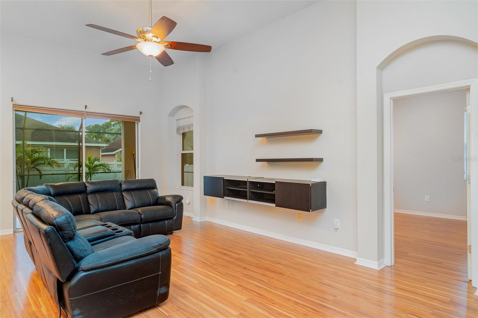 Image 10 of 57 For 12721 Avelar Creek Drive