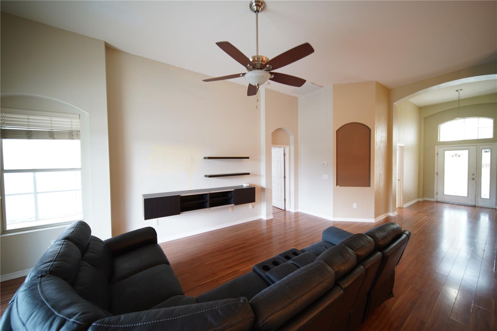 Image 16 of 57 For 12721 Avelar Creek Drive
