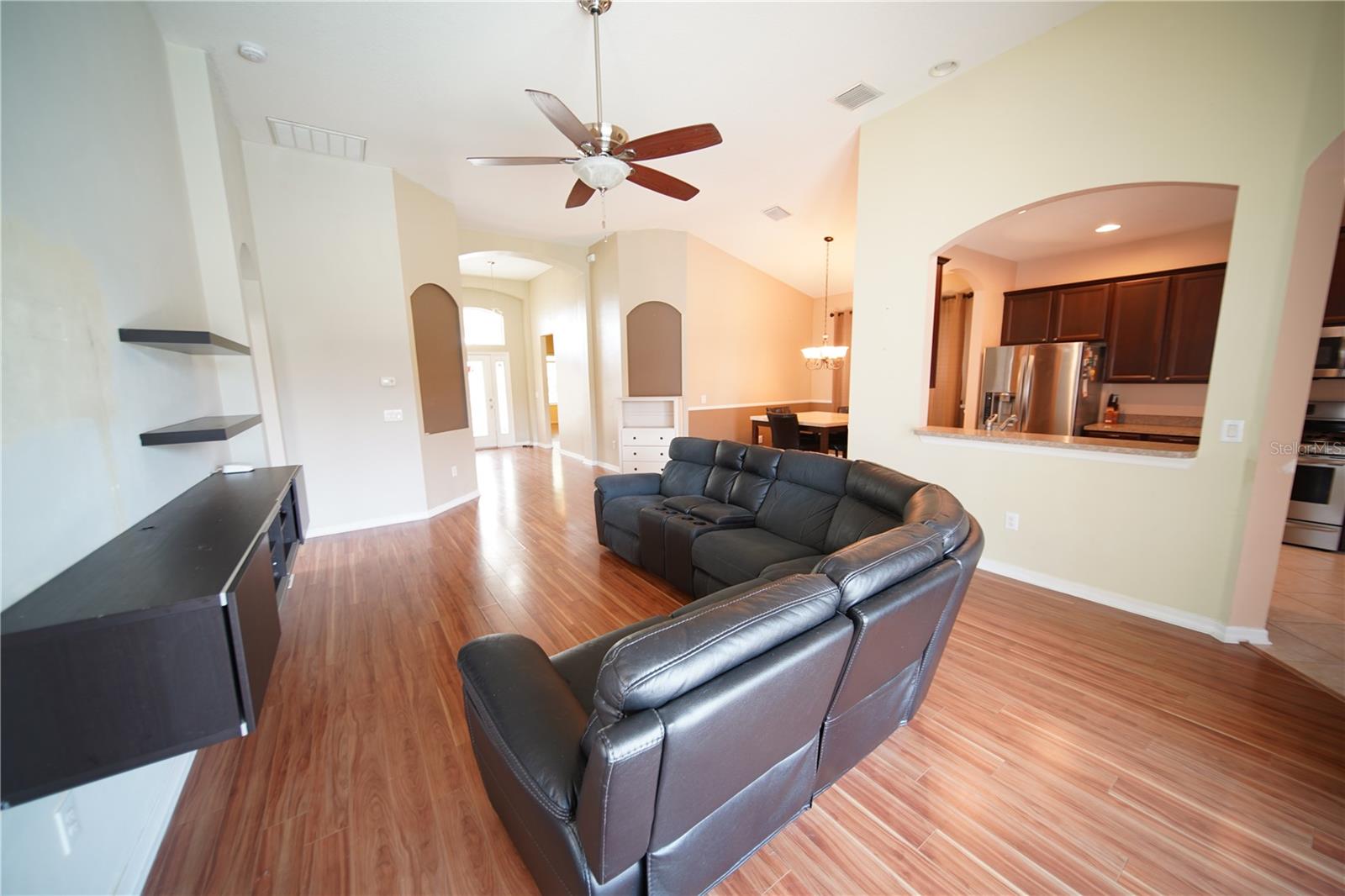 Image 17 of 57 For 12721 Avelar Creek Drive